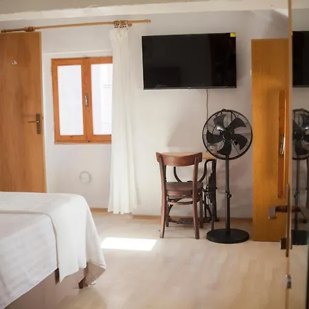 Guest house Amarilis *